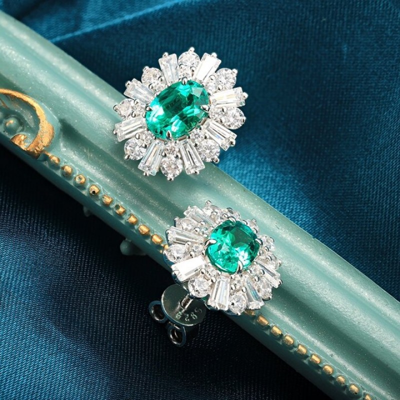 Ruif Jewelry Classic Design PT950 Platinum 2.26ct Lab Grown Emerald and 3.262ct Earrings Hand Made Gemstone Jewelry