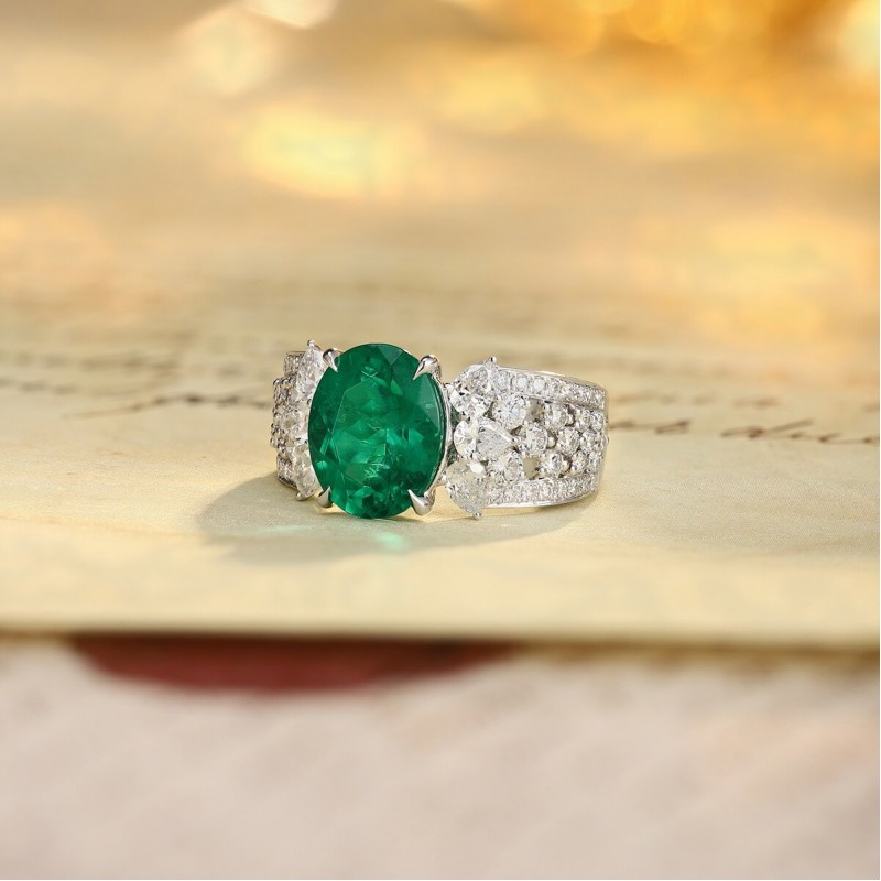 Ruif Jewelry Classic Design PT950 Platinum Ring 2.3ct Lab Grown Emerald and 0.76ct Lab Grown Diamond Ring Gemstone Jewelry
