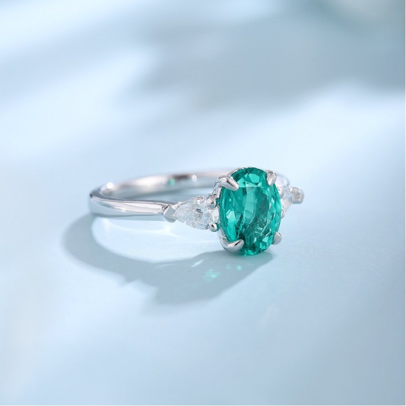 Ruif Jewelry Classic Design PT950 Platinum Ring 1.47ct Lab Grown Emerald and 0.3ct Lab Grown Diamond Ring Gemstone Jewelry