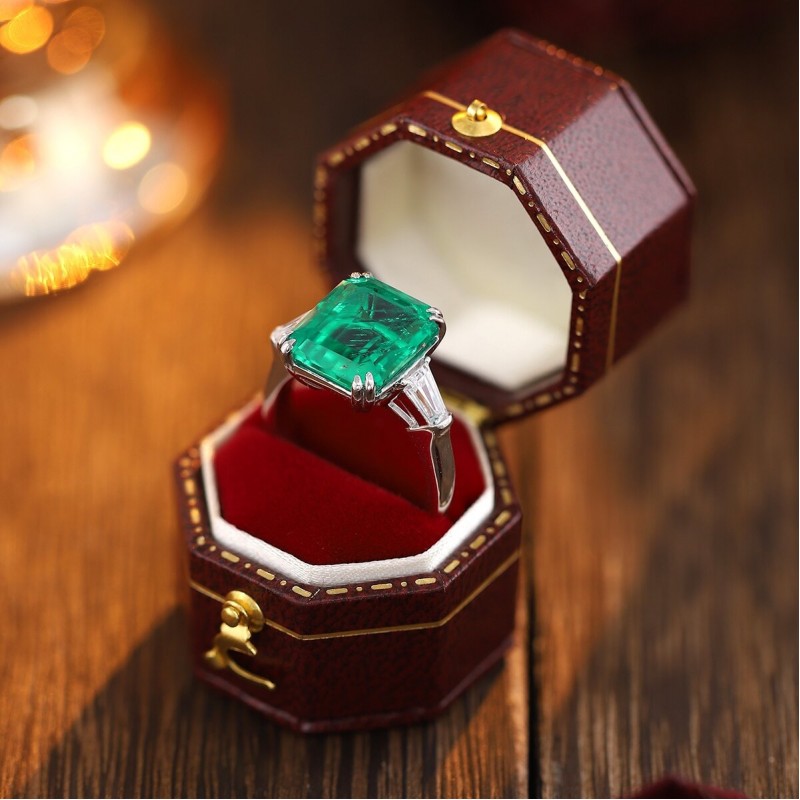 Ruif Jewelry Classic Design PT950 Platinum Ring 5.56ct Lab Grown Emerald and 0.6ct Lab Grown Diamond Ring Gemstone Jewelry