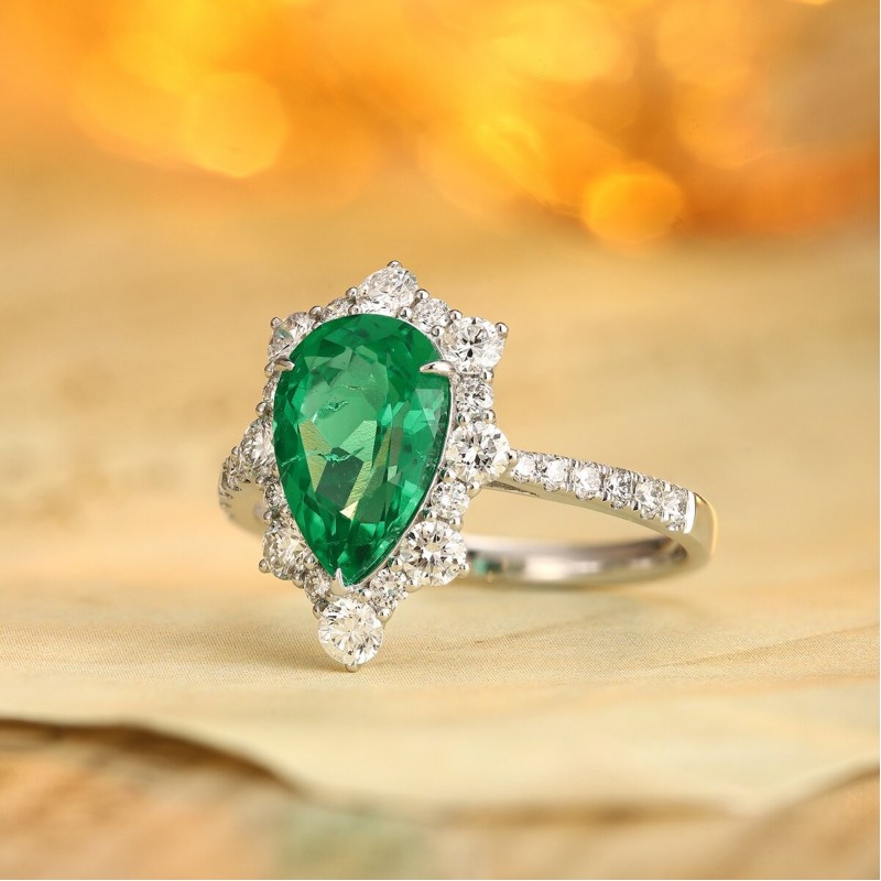Ruif Jewelry Classic Design PT950 Platinum Ring 2.055ct Lab Grown Emerald and 0.84ct Lab Grown Diamond Ring Gemstone Jewelry