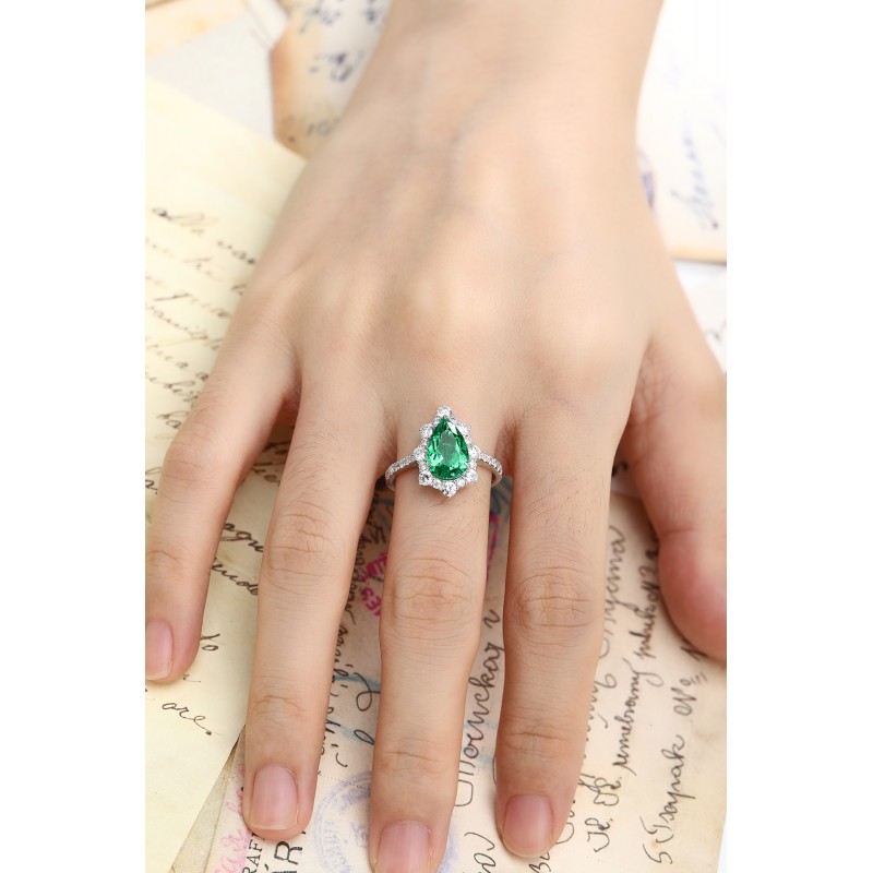 Ruif Jewelry Classic Design PT950 Platinum Ring 2.055ct Lab Grown Emerald and 0.84ct Lab Grown Diamond Ring Gemstone Jewelry