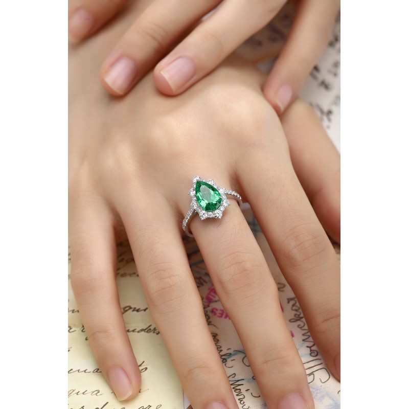 Ruif Jewelry Classic Design PT950 Platinum Ring 2.055ct Lab Grown Emerald and 0.84ct Lab Grown Diamond Ring Gemstone Jewelry