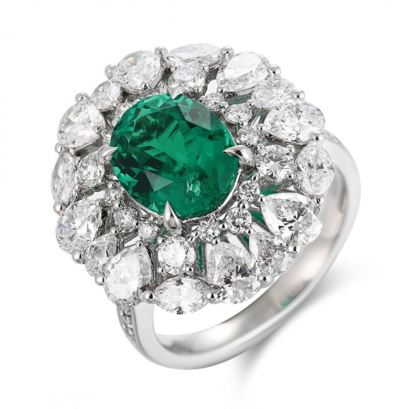 Ruif Jewelry Classic Design PT950 Platinum Ring 2.52ct Lab Grown Emerald and 3.146ct Lab Grown Diamond Ring Gemstone Jewelry