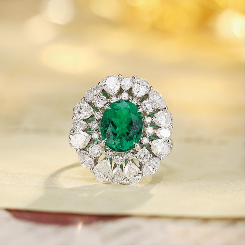 Ruif Jewelry Classic Design PT950 Platinum Ring 2.52ct Lab Grown Emerald and 3.146ct Lab Grown Diamond Ring Gemstone Jewelry