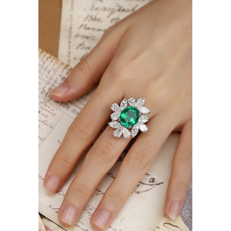 Ruif Jewelry Classic Design PT950 Platinum Ring 5.99ct Lab Grown Emerald and 6.339ct Lab Grown Diamond Ring Gemstone Jewelry