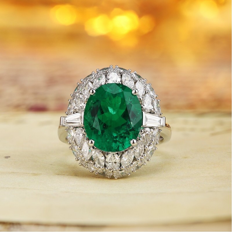 Ruif Jewelry Classic Design PT950 Platinum Ring 4.68ct Lab Grown Emerald and 1.943ct Lab Grown Diamond Ring Gemstone Jewelry
