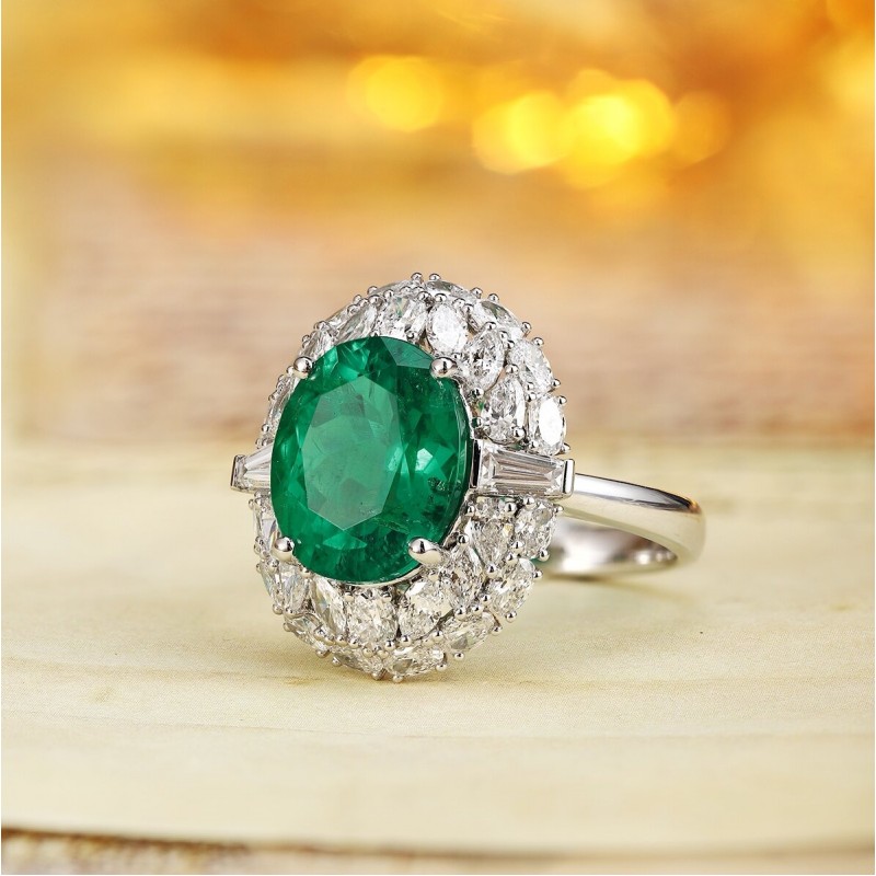 Ruif Jewelry Classic Design PT950 Platinum Ring 4.68ct Lab Grown Emerald and 1.943ct Lab Grown Diamond Ring Gemstone Jewelry