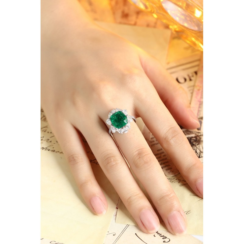 Ruif Jewelry Classic Design PT950 Platinum Ring 4.57ct Lab Grown Emerald and 1.744ct Lab Grown Diamond Ring Gemstone Jewelry