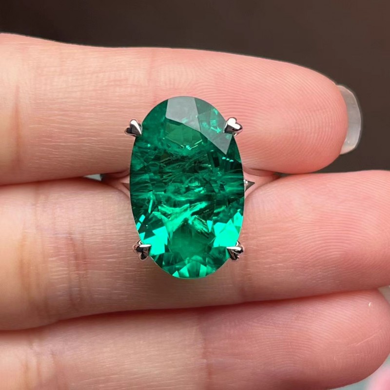 Ruif Jewelry Classic Design 18K White Gold 7.735ct Lab Grown Emerald Ring Gemstone Jewelry