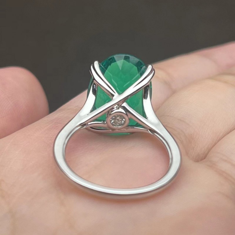 Ruif Jewelry Classic Design 18K White Gold 7.735ct Lab Grown Emerald Ring Gemstone Jewelry