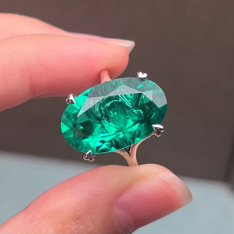 Ruif Jewelry Classic Design 18K White Gold 7.735ct Lab Grown Emerald Ring Gemstone Jewelry