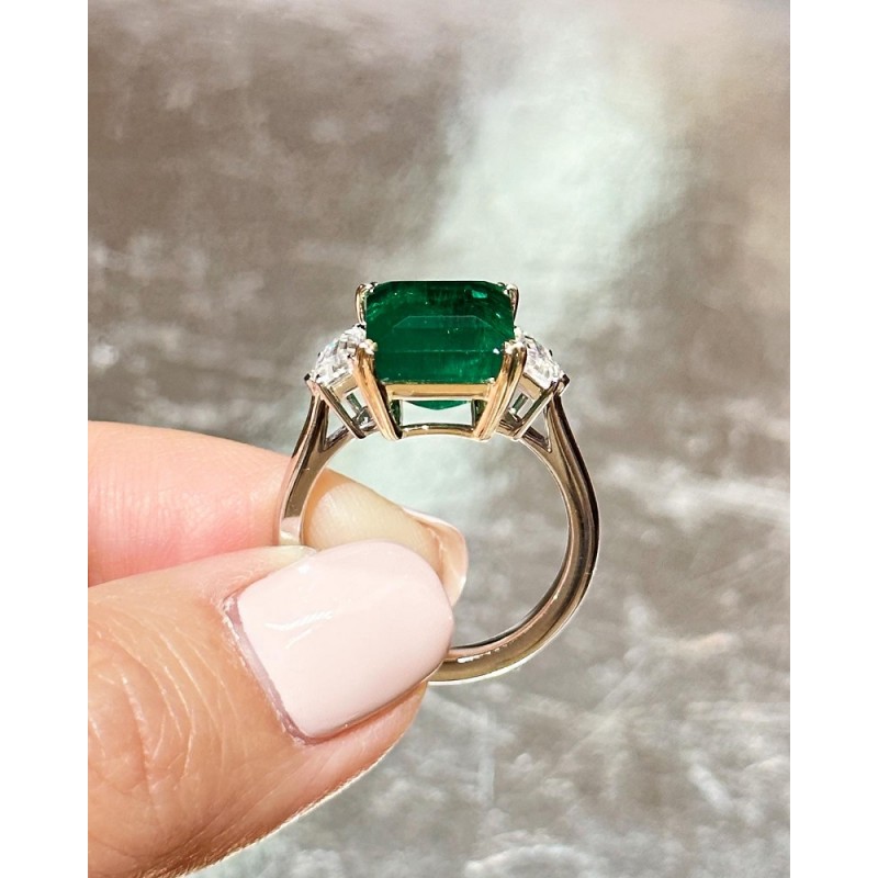 Ruif Jewelry Custom Design 6.5ct Lab Grown Emerald Ring  18K White and yellow Gold with Side D VVS1 Moissanite Ring 