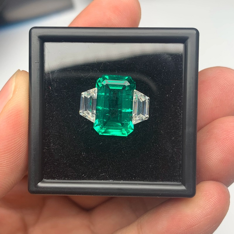 Ruif Jewelry 10x15mm Hydrothermal Lab Grown Emerald with D VVS1 Moissanite AS Set Loose Gemstone for Jewelry Rings Making