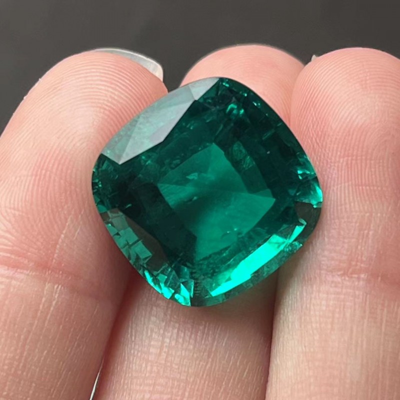 Ruif Jewelry Top Quality 16x16mm Cushion Cut Lab Grown Emeralds Columbia Color Loose Gemstone for Diy Jewelry Making Ruif Jewelry Top Quality 16x16mm Cushion Cut Lab Grown Emeralds Columbia Color Loose Gemstone for Diy Jewelry Making