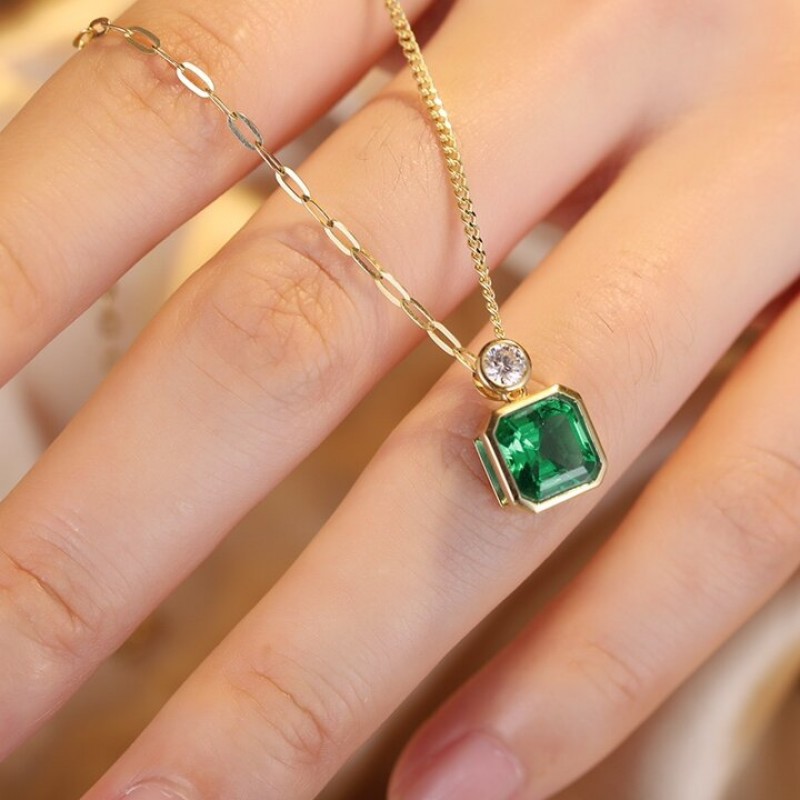 Ruif Jewelry Classic Design 18K Yellow Gold 1.8ct Lab Grown Emerald Pendant Necklace Gemstone Jewelry