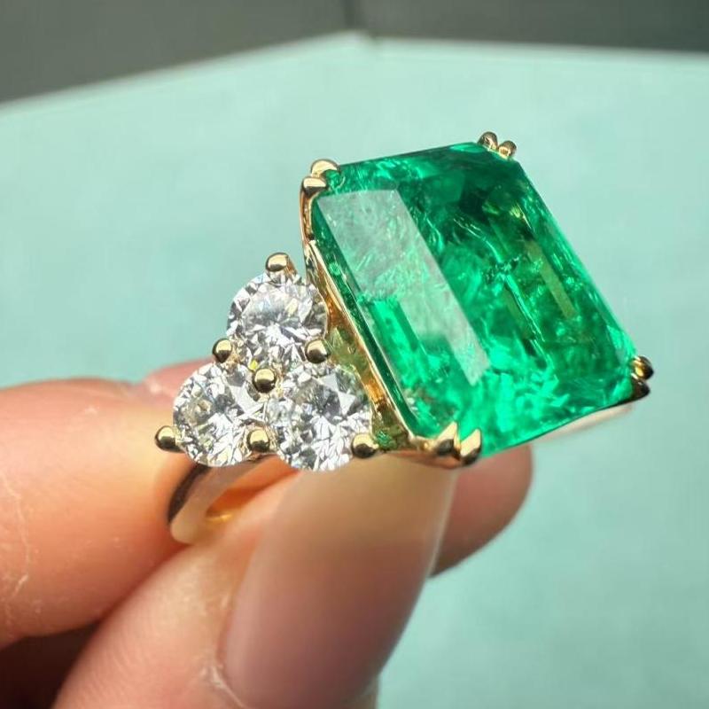Ruif Jewelry Classic Ring 18K Yellow Gold 9x11mm 4.5ct Lab Grown Emerald Engagement ring for Women