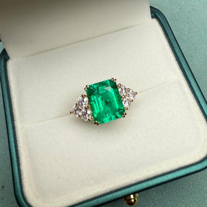 Ruif Jewelry Classic Ring 18K Yellow Gold 9x11mm 4.5ct Lab Grown Emerald Engagement ring for Women