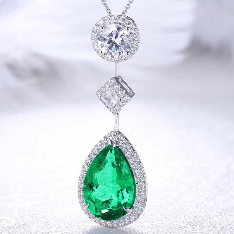 Ruif Jewelry Classic Design 9K White Gold 5.65ct Lab Grown Emerald Pendant Necklace Gemstone Jewelry