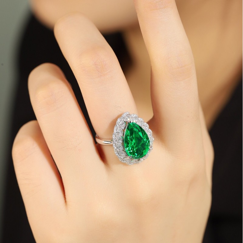 Ruif Jewelry Classic Design 9K White Gold 5.5ct Lab Grown Emerald Ring Gemstone Jewelry