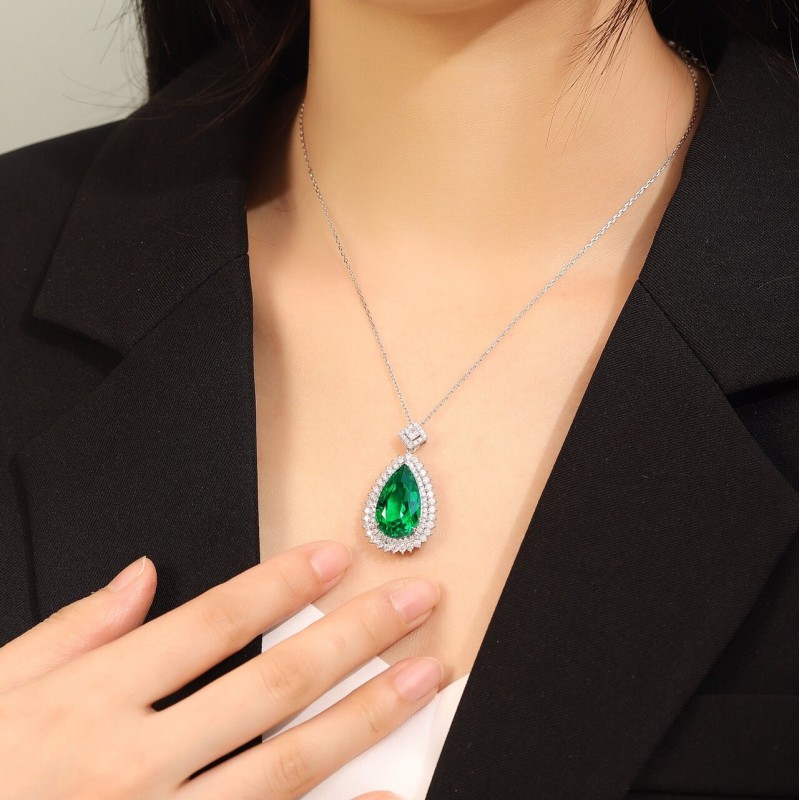 Ruif Jewelry Classic Design 9K White Gold 11ct Lab Grown Emerald Pendant Necklace Gemstone Jewelry