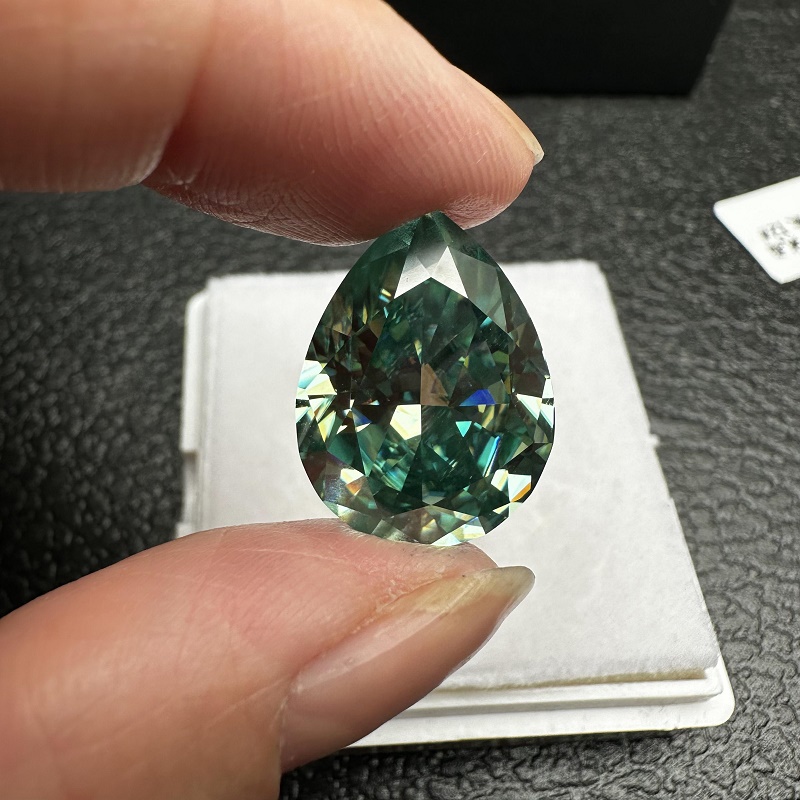 Ruif Jewelry Natrual Emerald Green Color Moissanite Stone VVS1 Pear Shape Gemstone with GRA Certificate