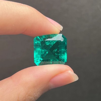 Pirmiana Big Size 12.5ct Hydrothermal Lab Grown Emeralds with Inclushions Like Natural Emerald Gemstone for Jewelry Making