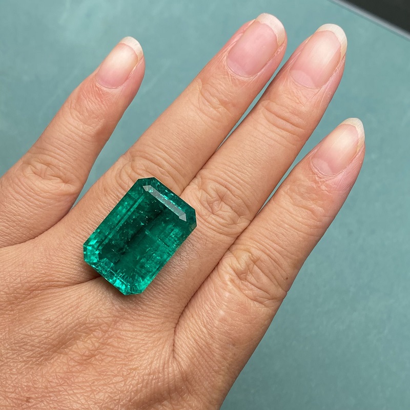 Pirmiana Big Size 32.6ct Hydrothermal Lab Grown Emeralds with Inclushions Like Natural Emerald Gemstone for Jewelry Making
