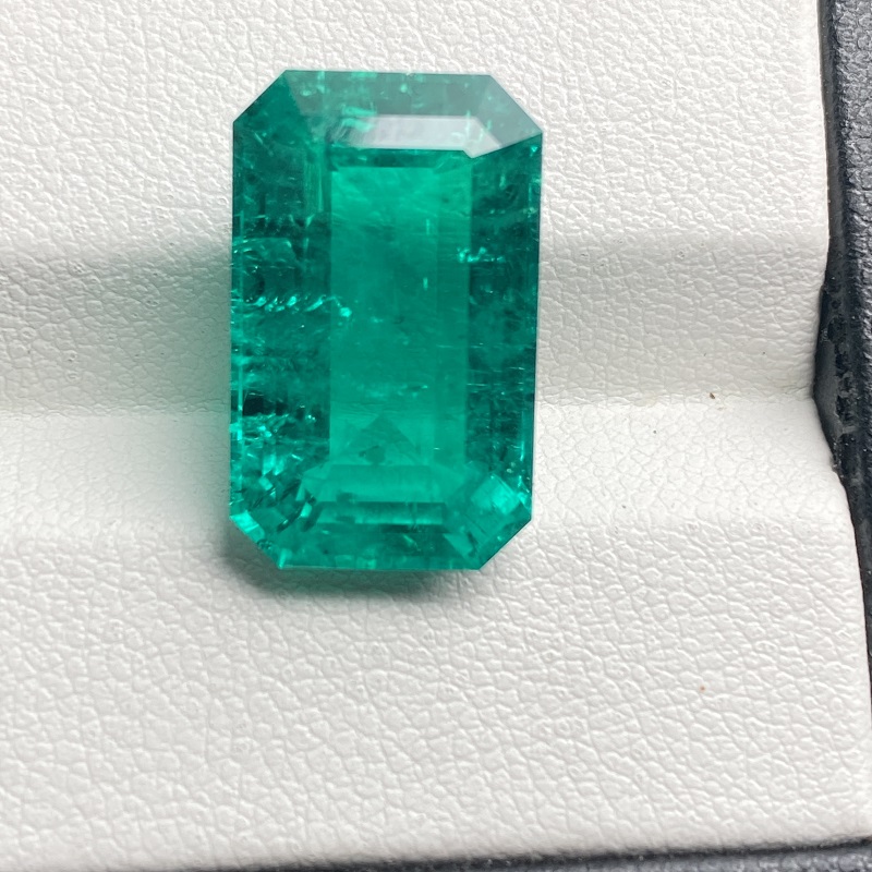 Pirmiana Hand Made 12.86ct Hydrothermal Lab Grown Emeralds with Inclushions Like Natural Emerald Gemstone for Jewelry Making